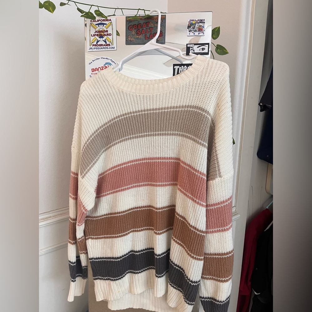 Hollister sweater size small